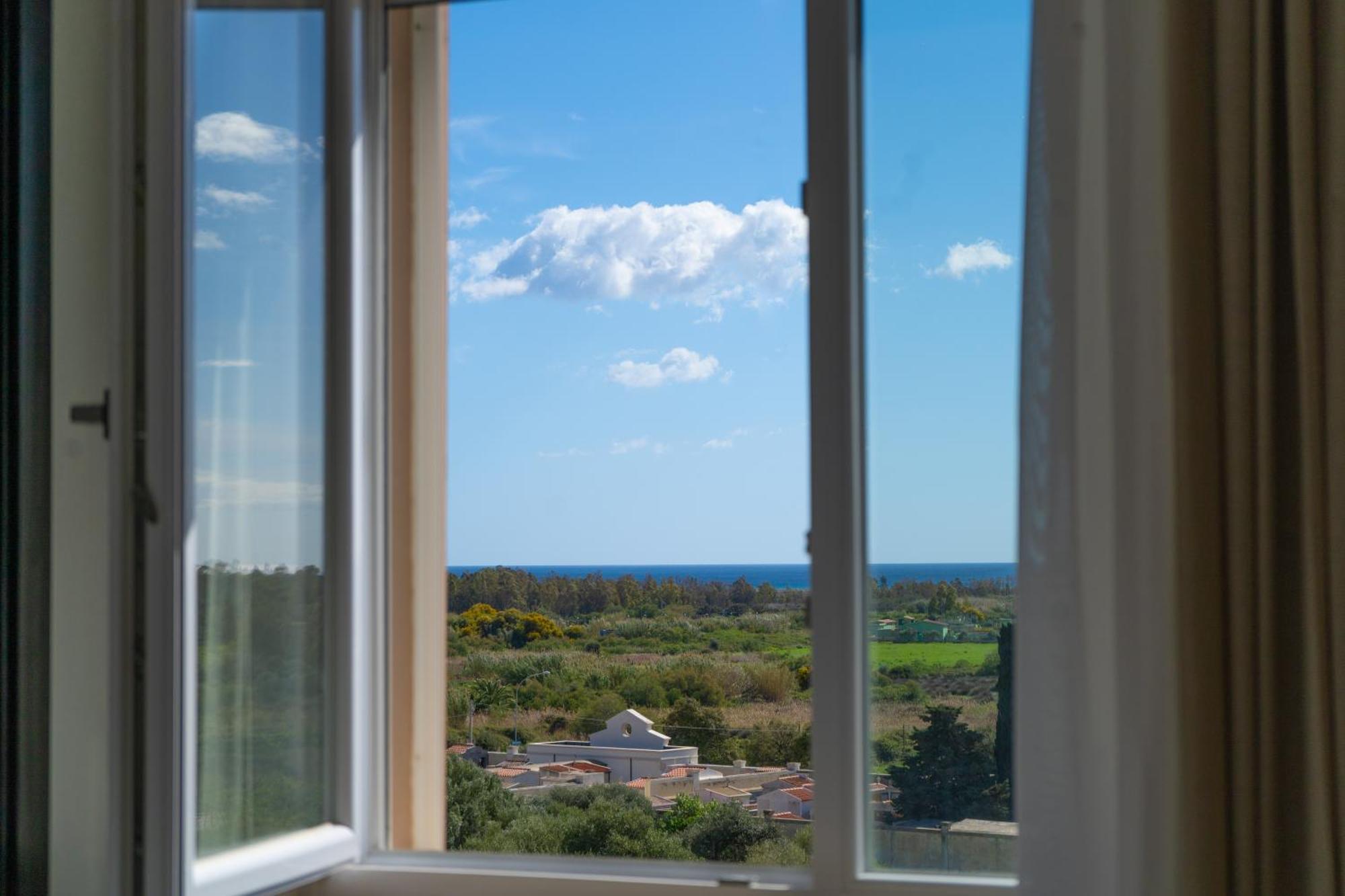 Velis - Art & Hospitality Hotel Позада Екстериор снимка