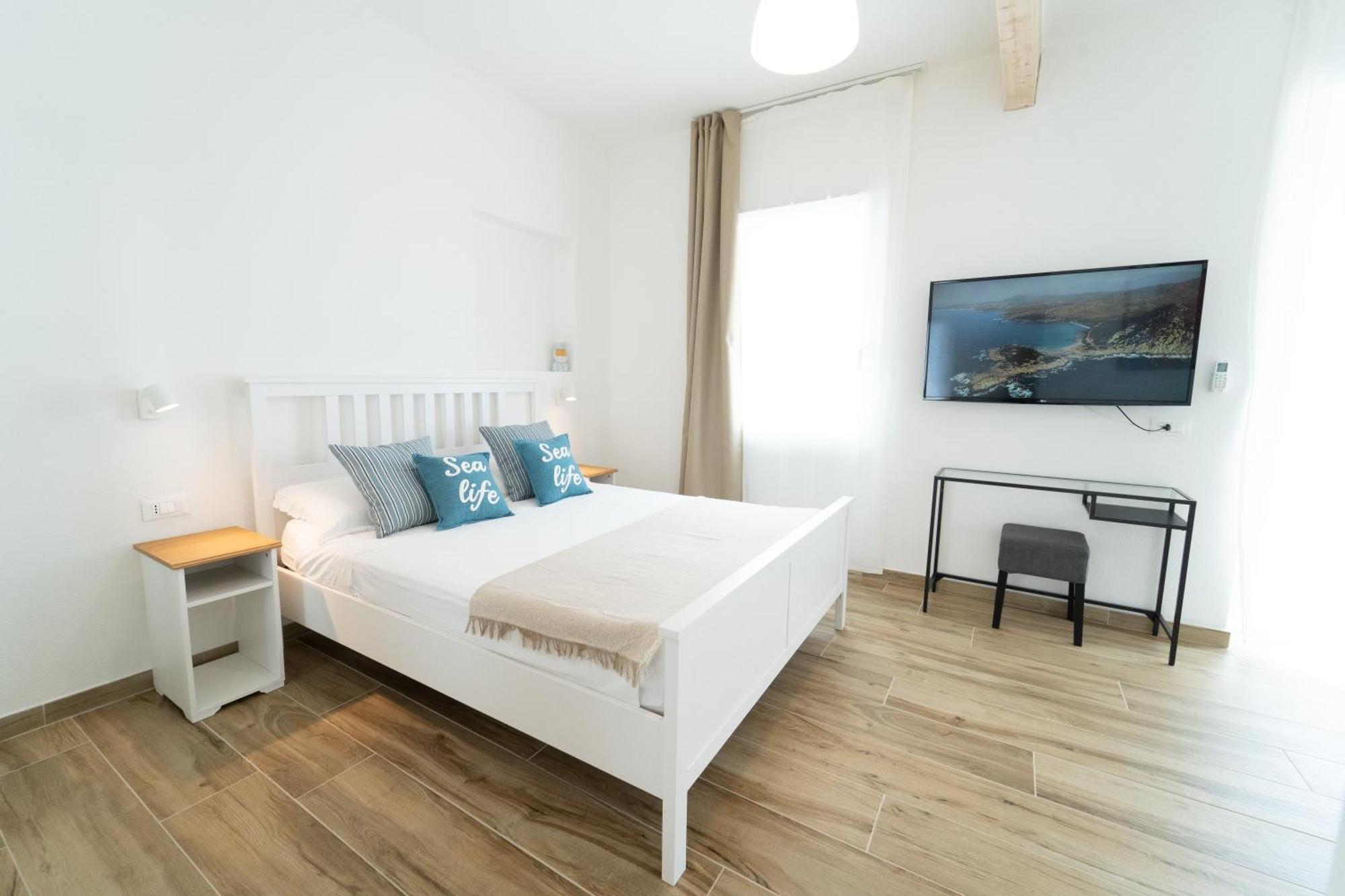 Velis - Art & Hospitality Hotel Позада Екстериор снимка