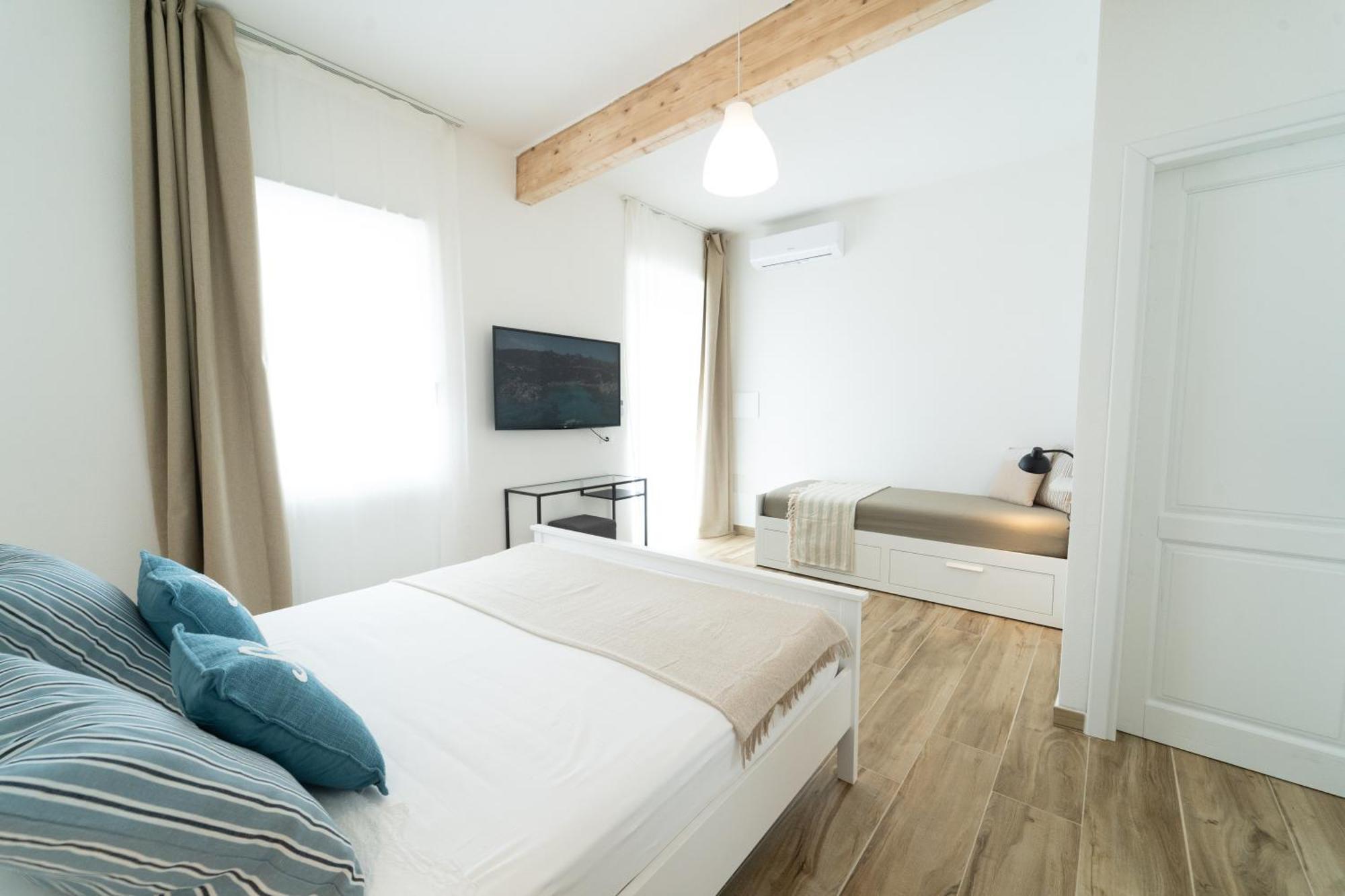 Velis - Art & Hospitality Hotel Позада Екстериор снимка